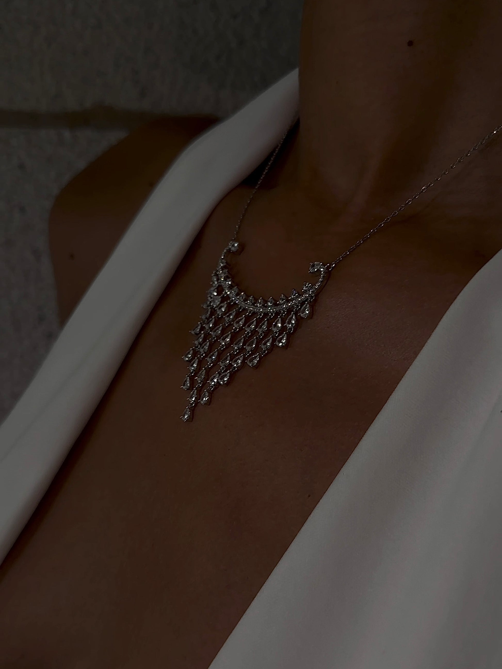 Waterfall Pendant Necklace - White - Necklace - ONNNIII