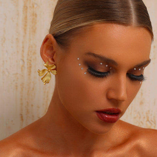 Flower Stud Earrings - Gold - Earrings - ONNNIII