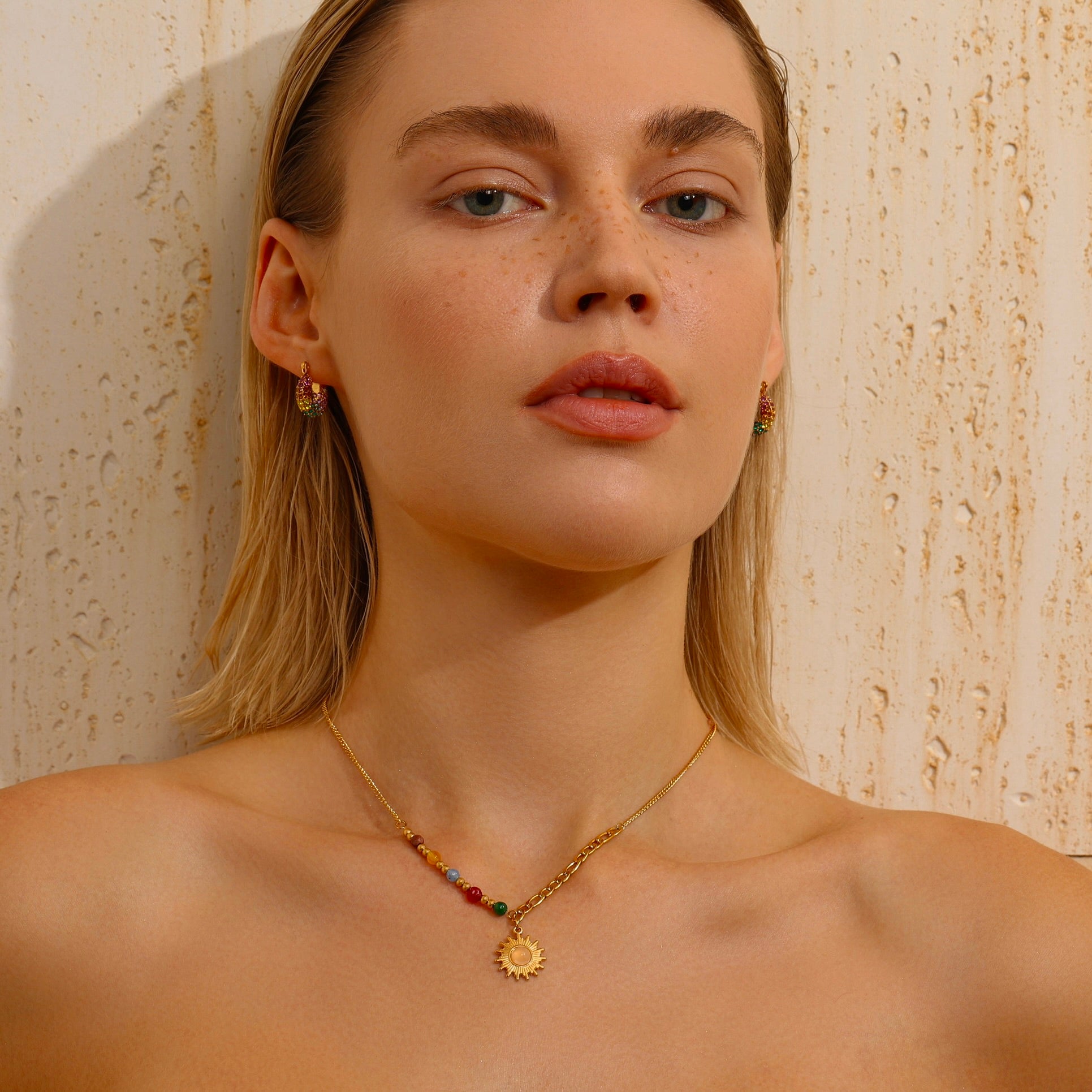 Sun Pendant Necklace - Gold - Necklace - ONNNIII