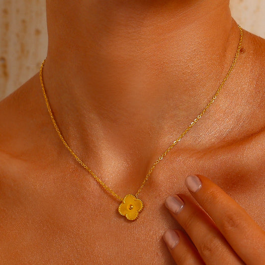 Clover Pendant Necklace - 18K Gold Plated - Hypoallergenic - Necklace - ONNNIII