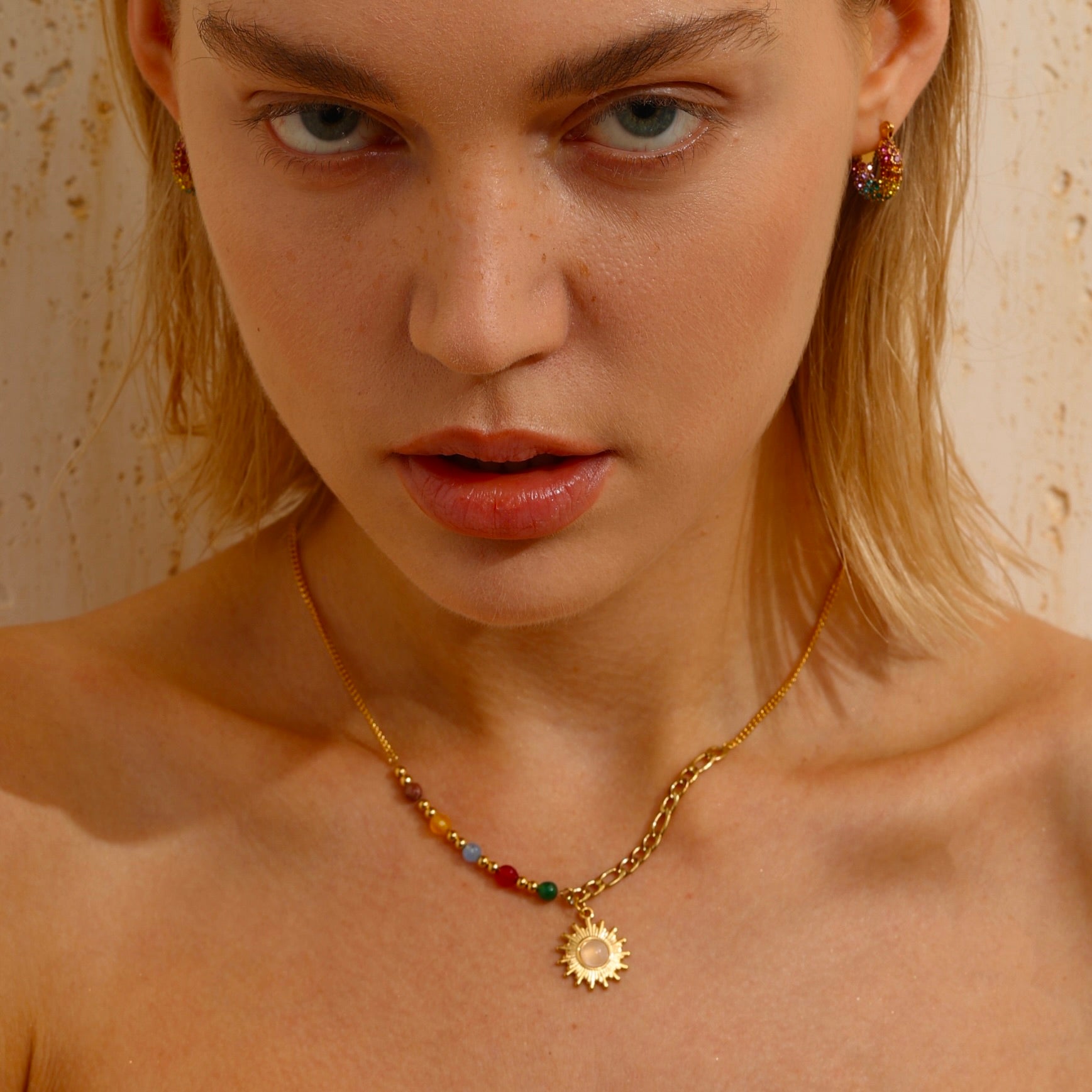 Sun Pendant Necklace - Gold - Necklace - ONNNIII