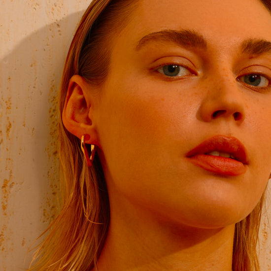 Twisted Triangle Hoop Earrings - Earrings - ONNNIII