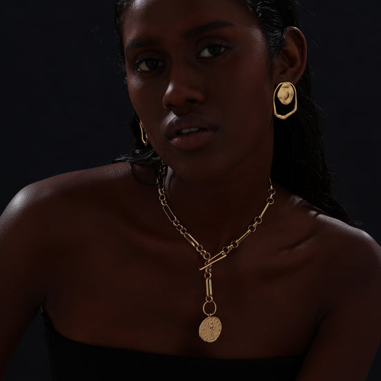 T-bar Curb Chain Necklace with Ancient Coin - Unisex - Necklace - ONNNIII
