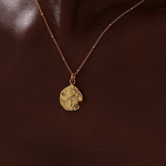 Textured Round Pendant Necklace - 22K Gold Vermeil - Necklace - ONNNIII
