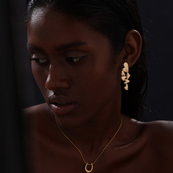 Hearts Drop Earrings - Gold - Earrings - ONNNIII