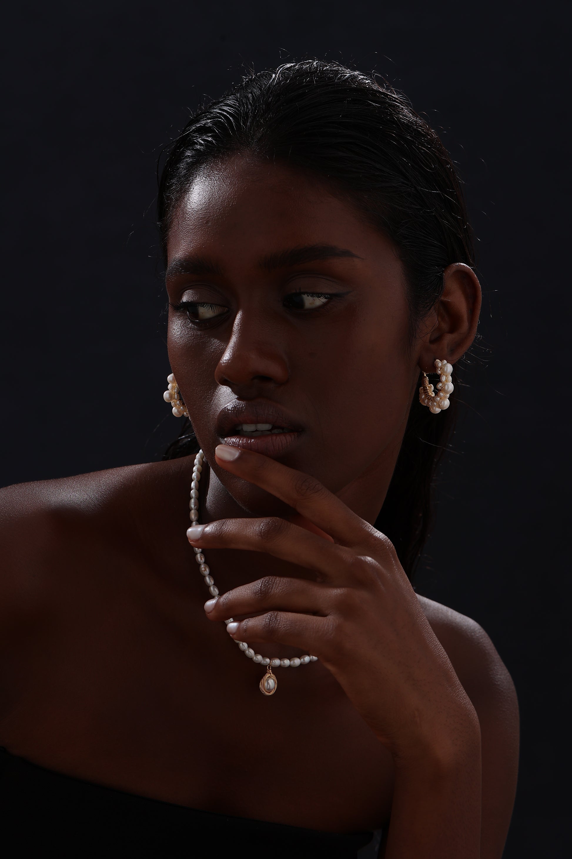Freshwater Pearl Hoop Earrings - Earrings - ONNNIII
