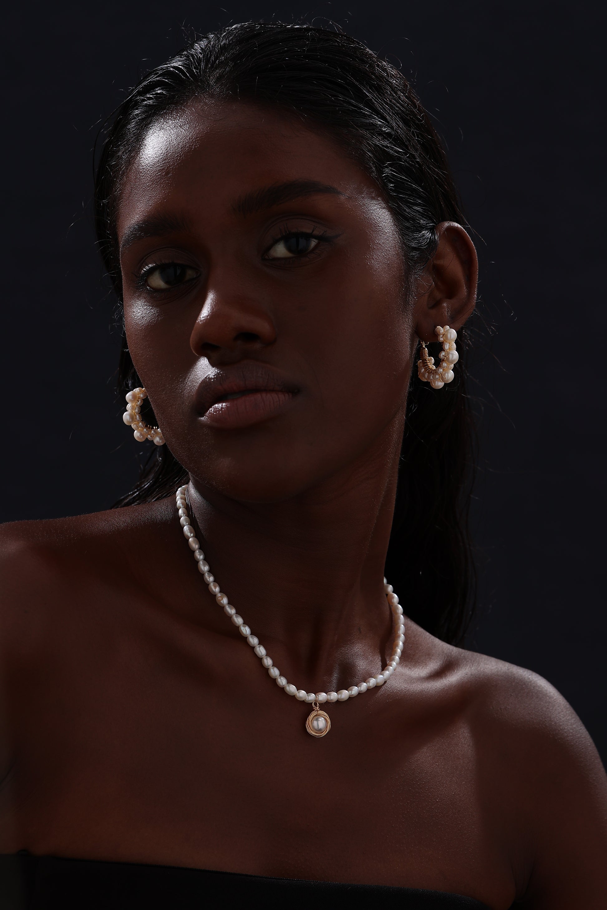 Freshwater Pearl Hoop Earrings - Earrings - ONNNIII