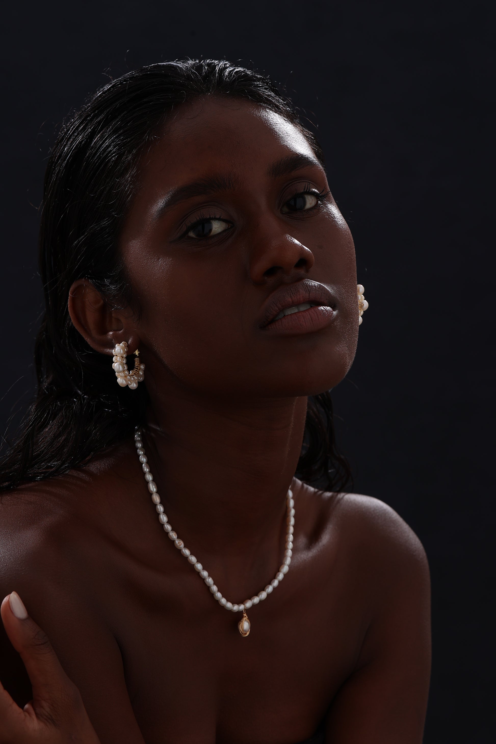 Freshwater Pearl Hoop Earrings - Earrings - ONNNIII