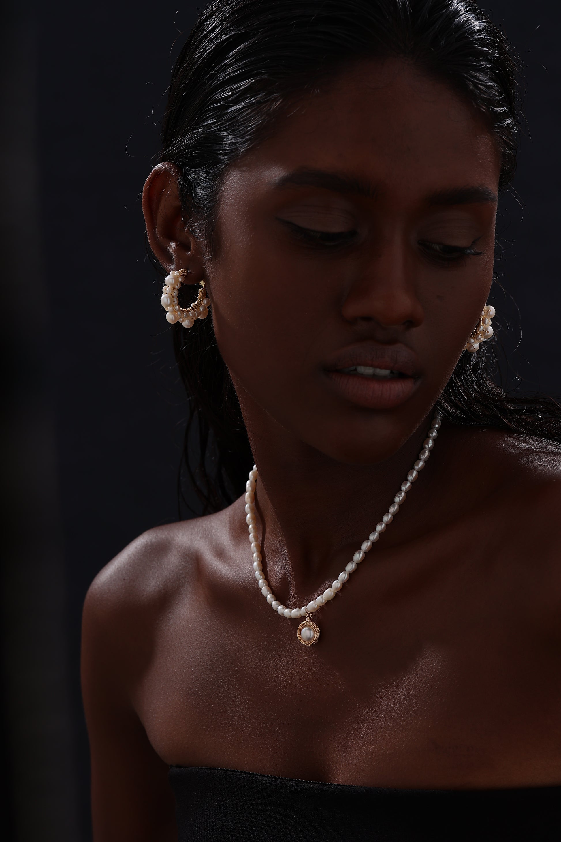Freshwater Pearl Hoop Earrings - Earrings - ONNNIII
