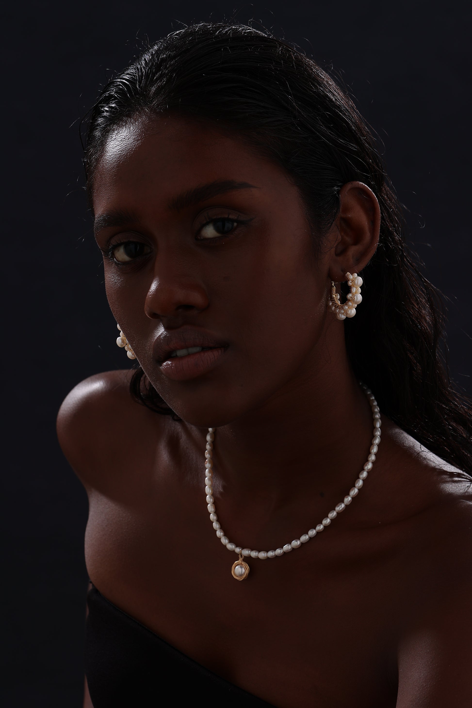 Freshwater Pearl Hoop Earrings - Earrings - ONNNIII