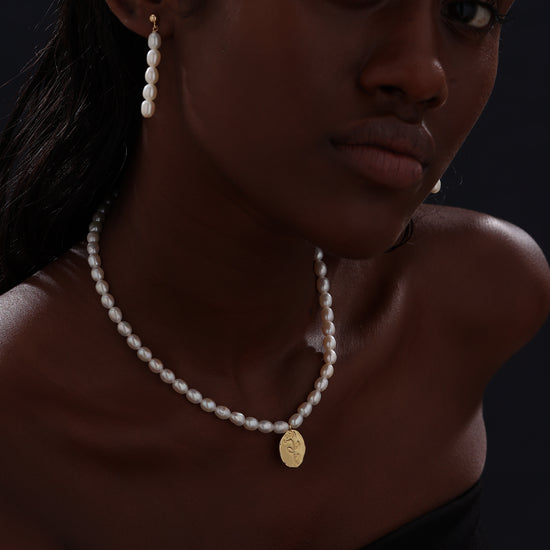 Handcrafted Rose Pendant Pearl Necklace - Double Sided - Necklace - ONNNIII