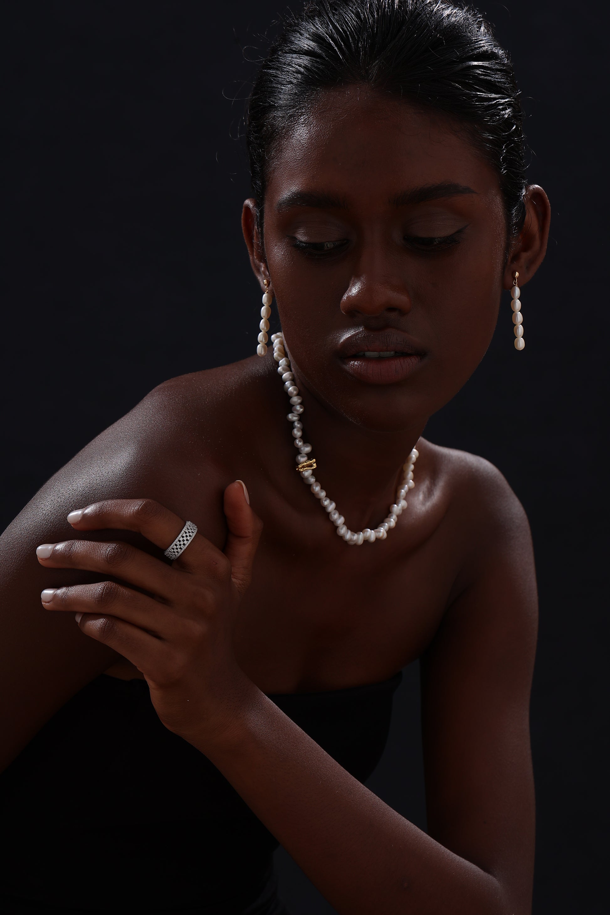Freshwater Pearl Drop Earrings - Earrings - ONNNIII