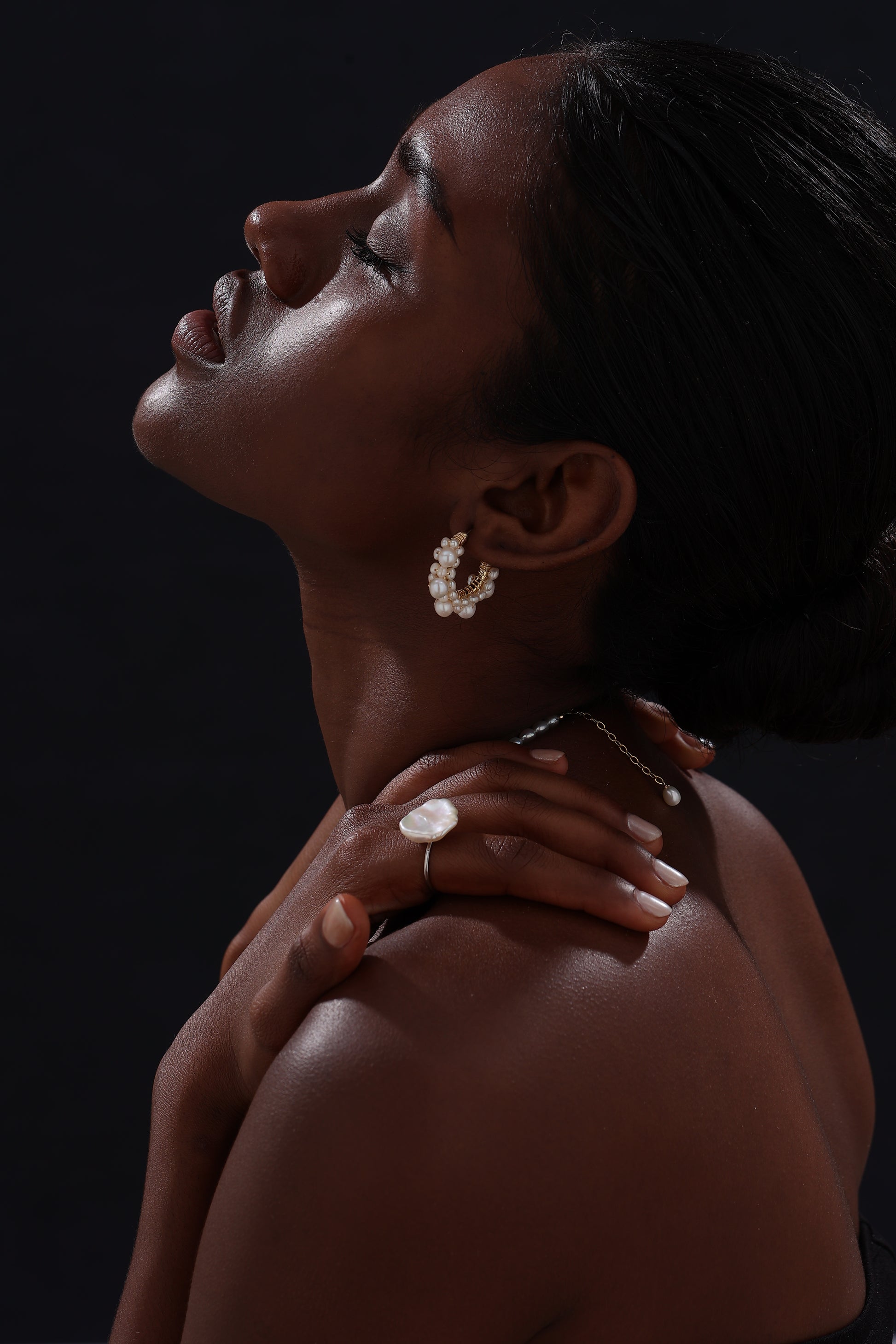 Freshwater Pearl Hoop Earrings - Earrings - ONNNIII