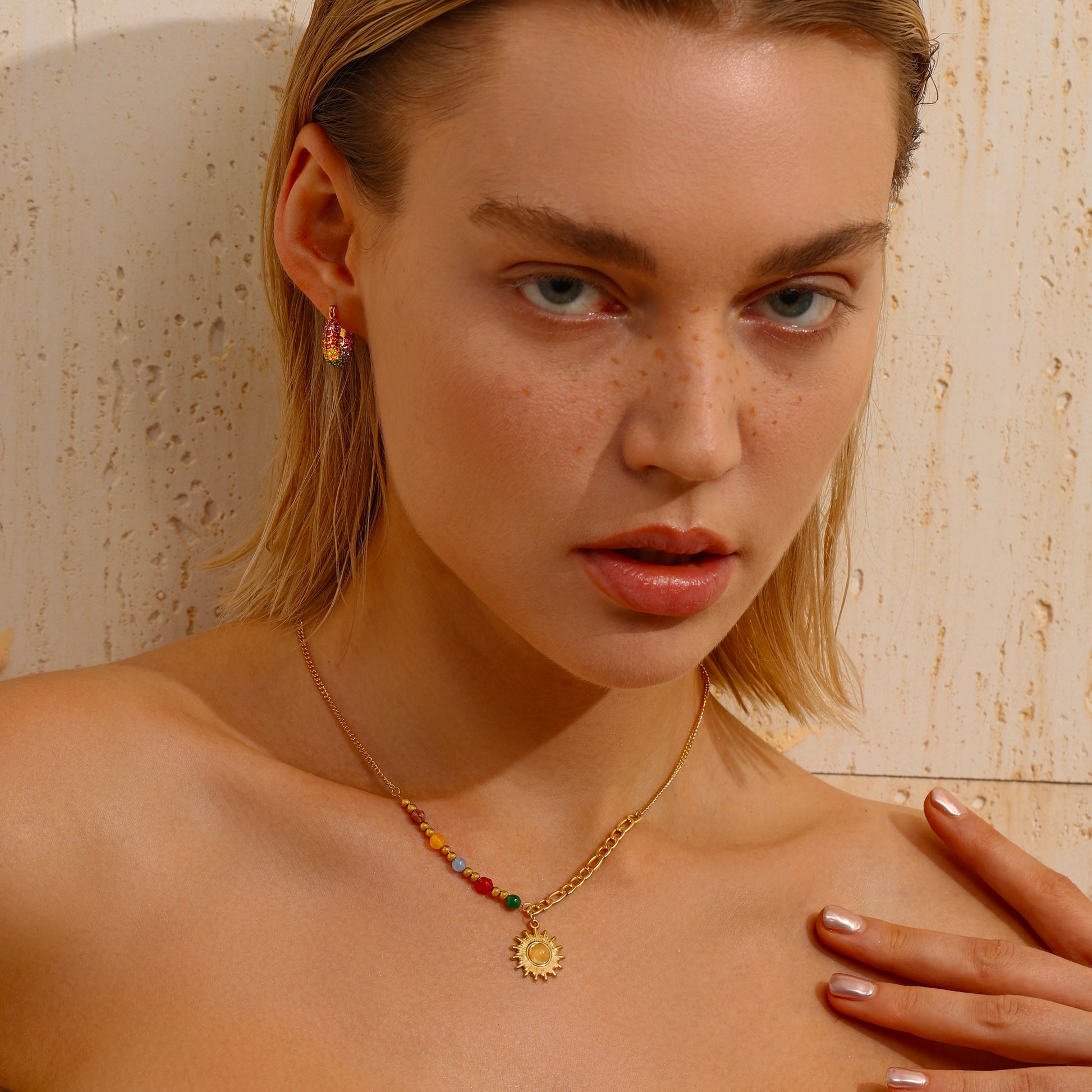 Sun Pendant Necklace - Gold - Necklace - ONNNIII