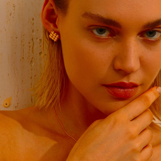 Knot Stud Earrings - 24K Gold Plated - Gold / Clip-on Earrings - Earrings - ONNNIII