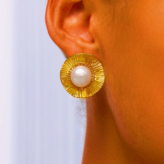 Round Pearl Inlaid Stud Earrings - 18K Gold Plated - Earrings - ONNNIII