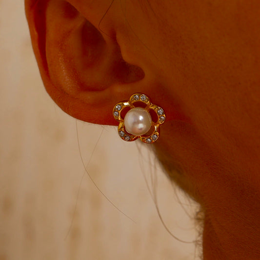 Pearl Flower Stud Earrings Inlaid with CZ - Earrings - ONNNIII