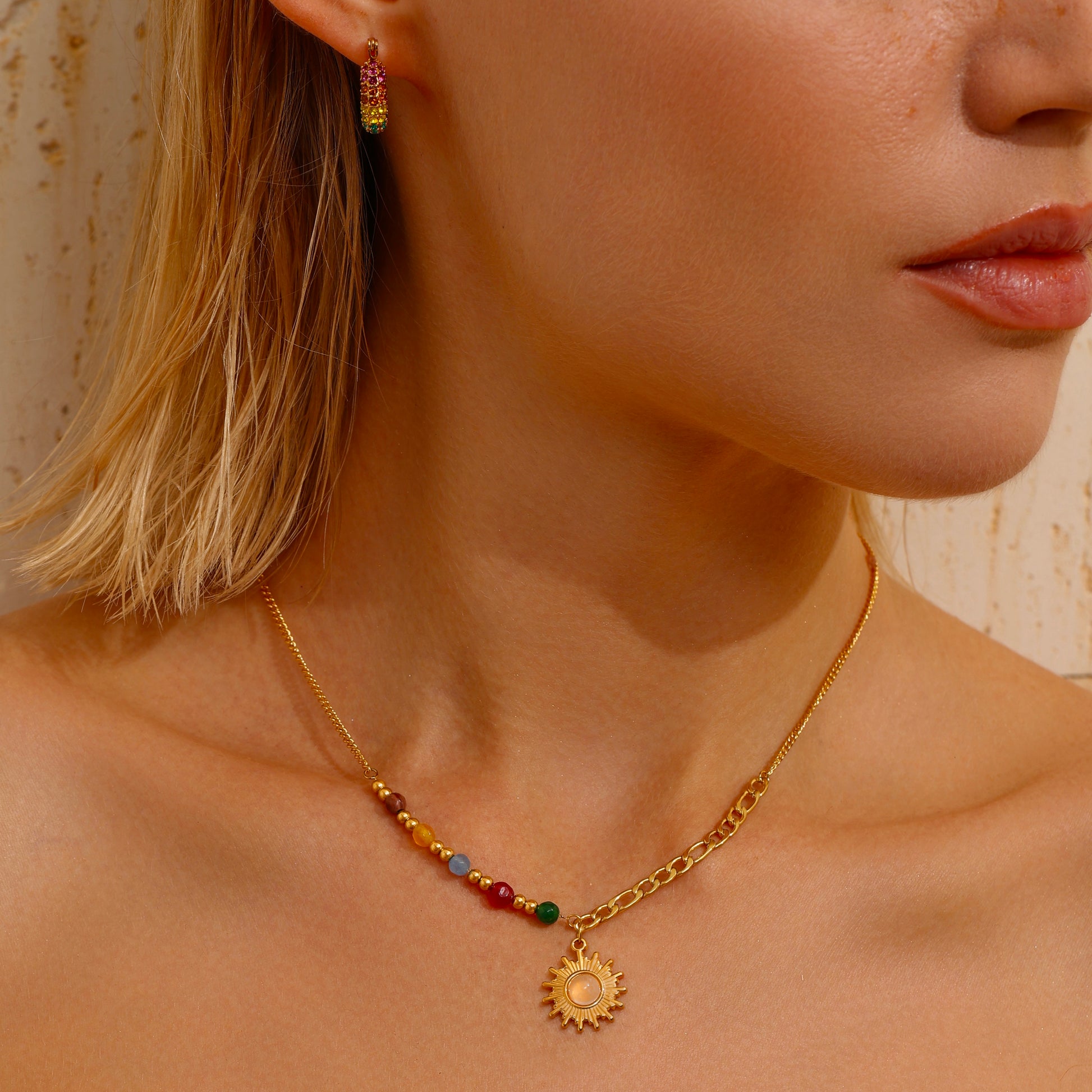 Sun Pendant Necklace - Gold - Necklace - ONNNIII