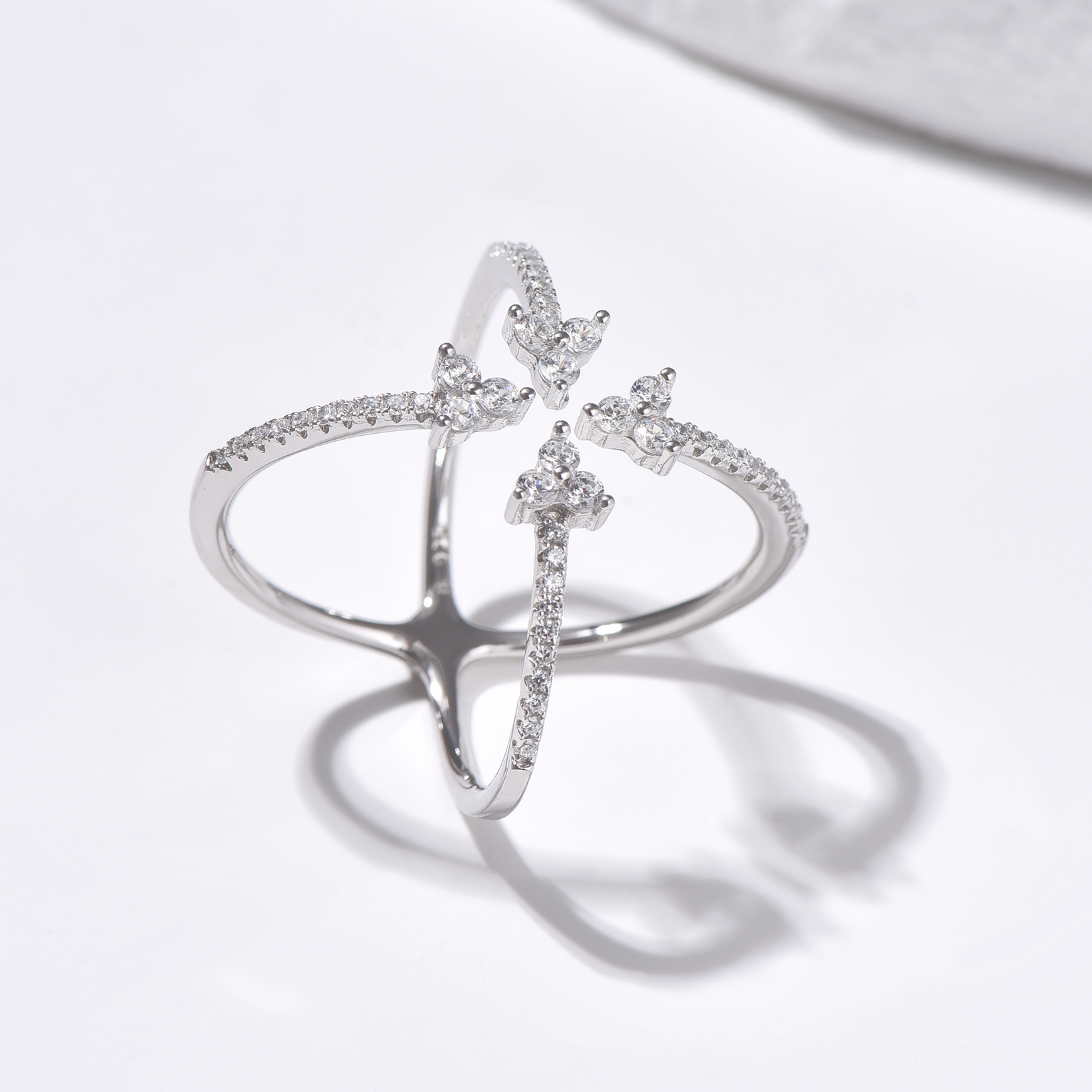 Open Criss Cross Pavé Ring - Ring - ONNNIII