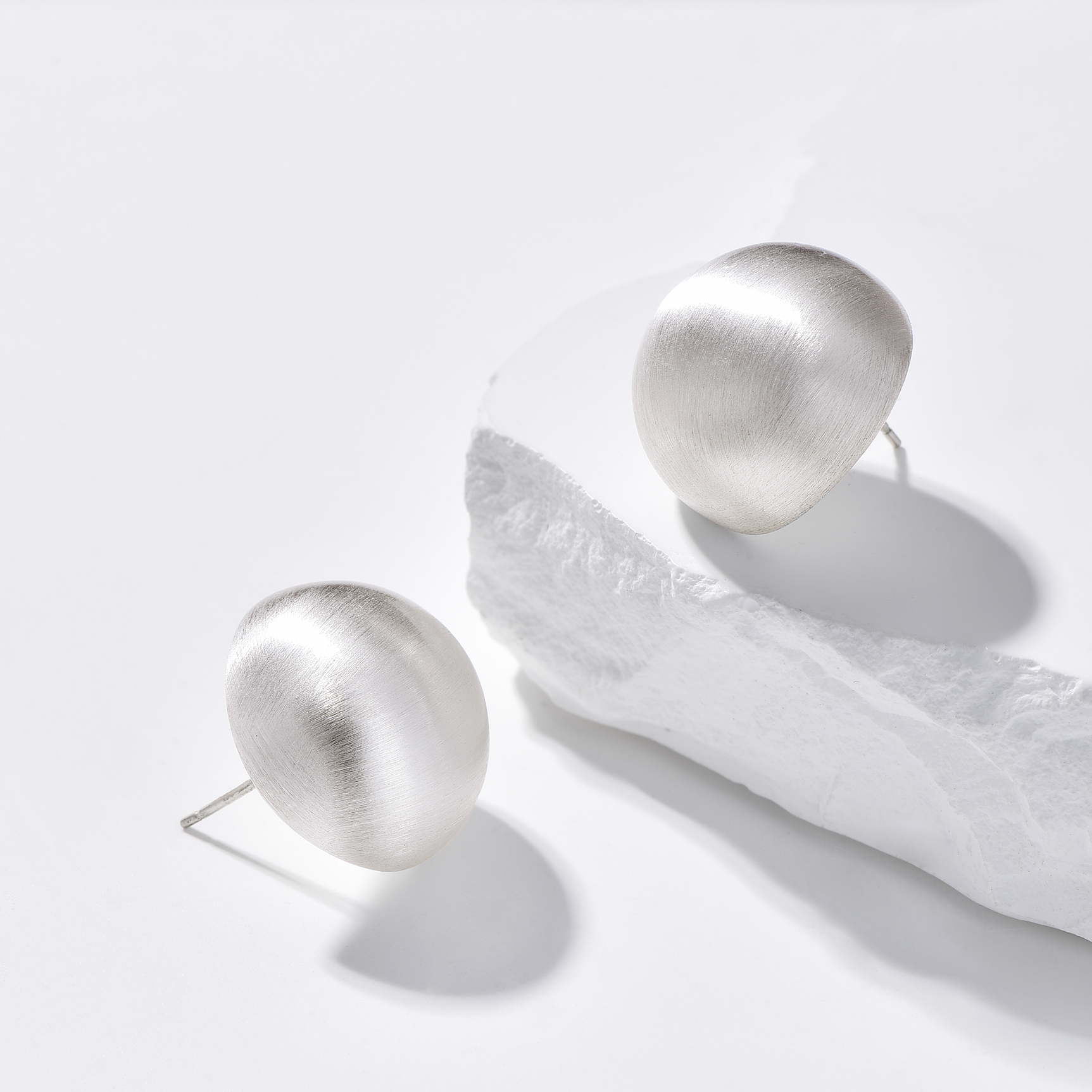 Ball Stud Earrings - Earrings - ONNNIII