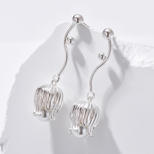 Lily of the Valley Pearl Drop Earrings - Earrings - ONNNIII