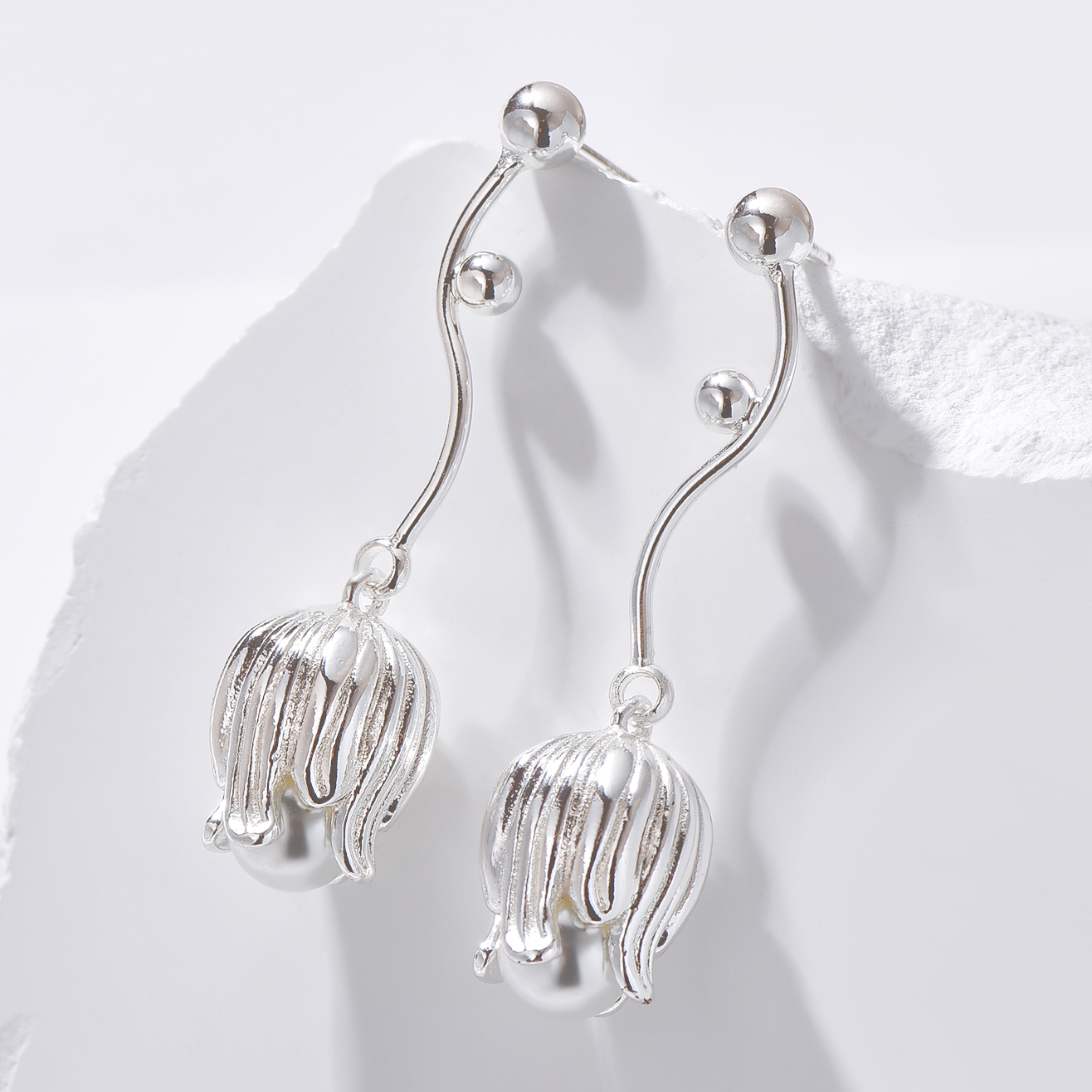 Lily of the Valley Pearl Drop Earrings - Earrings - ONNNIII