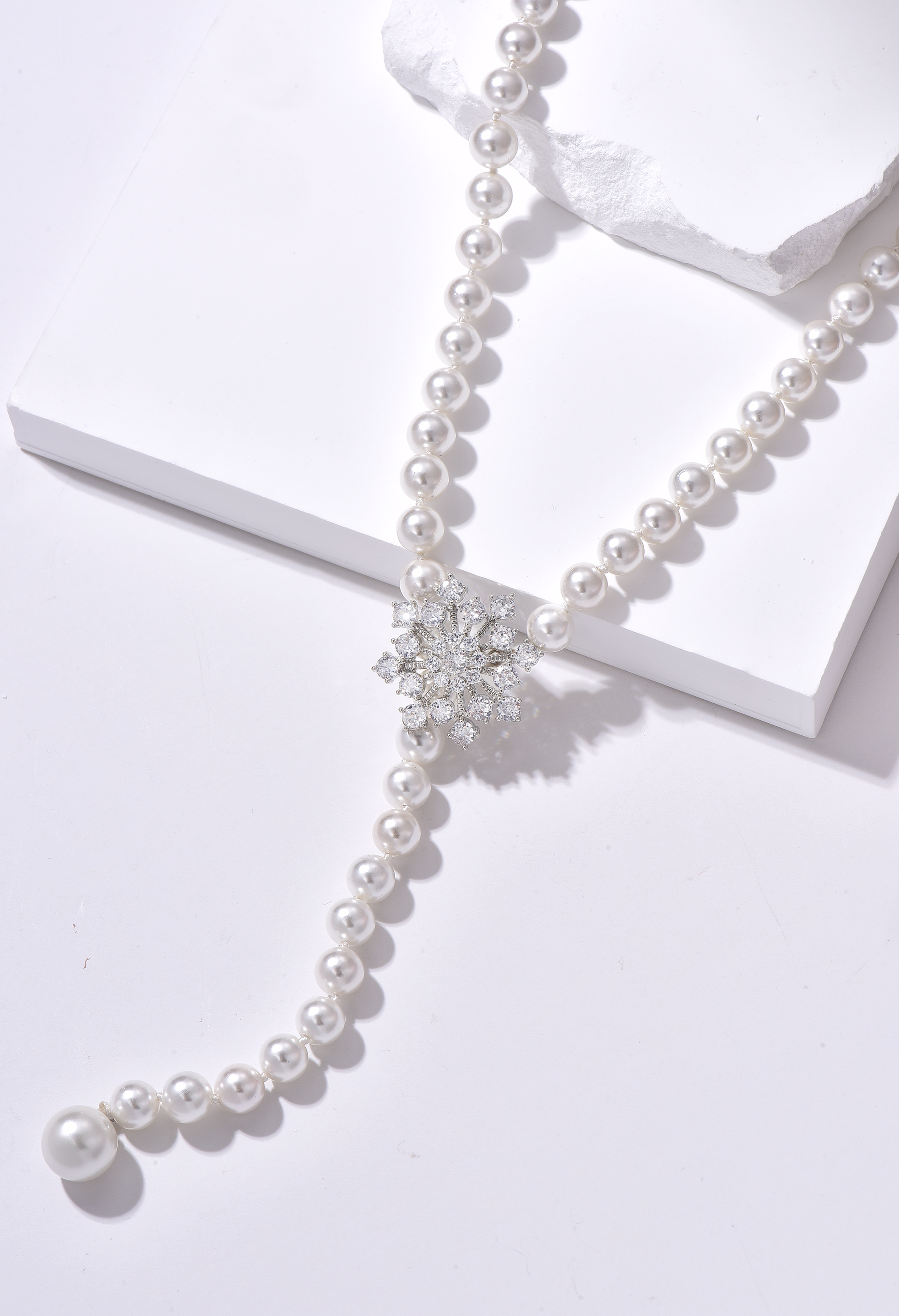 Snow Flower Pearl Drop Necklace - 4 Ways to Wear - White - Long Necklace - ONNNIII