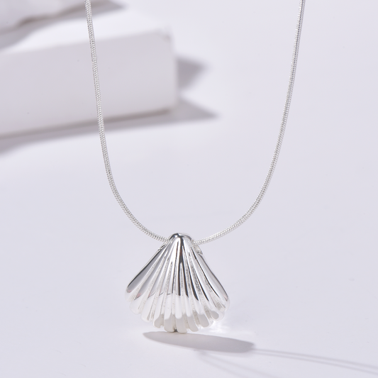 Scallop Shell Pendant Necklace - Silver - Necklace - ONNNIII
