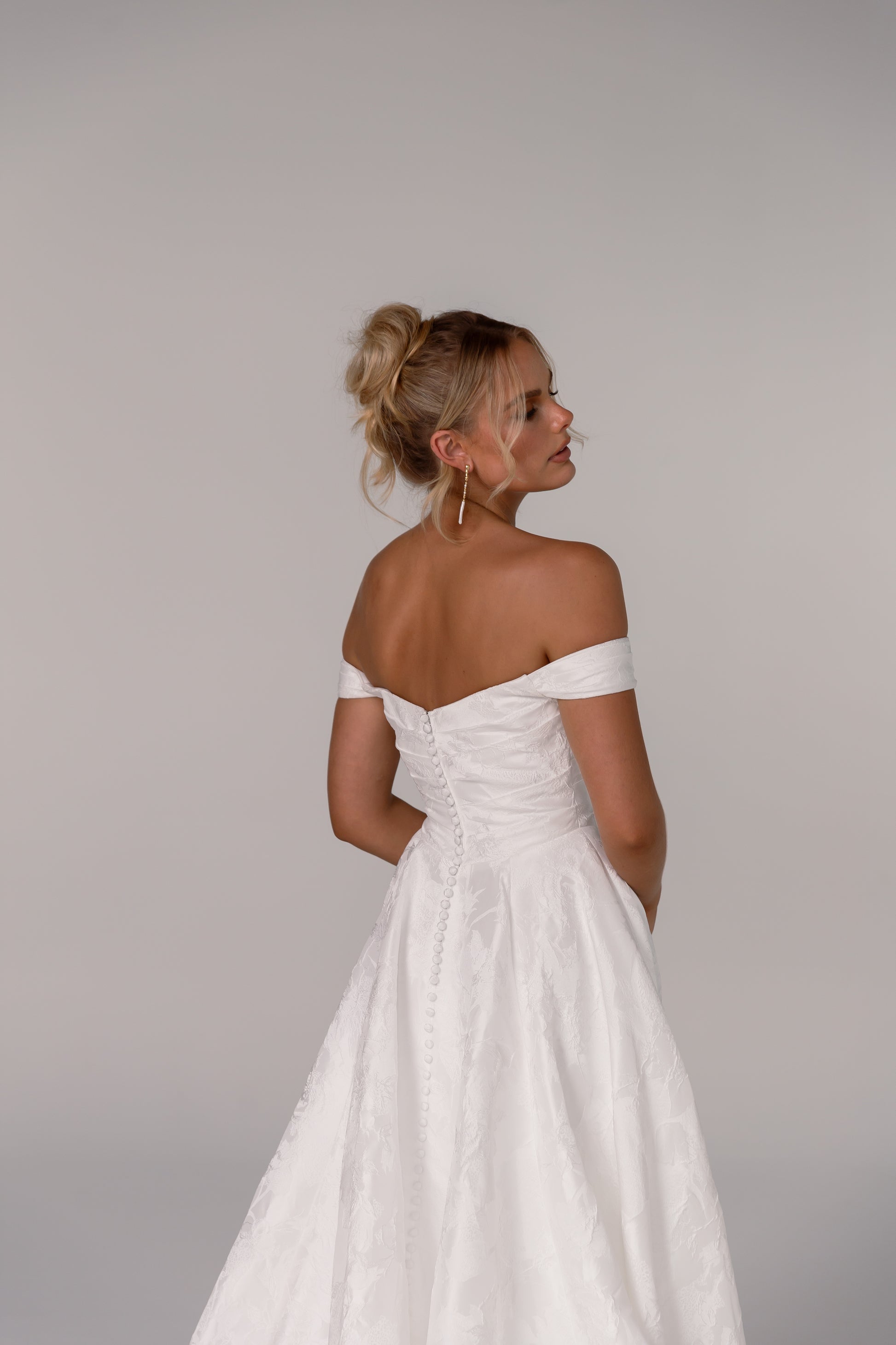 Stiltora Pearl Drop Earrings - Default Title - Earrings - ONNNIII