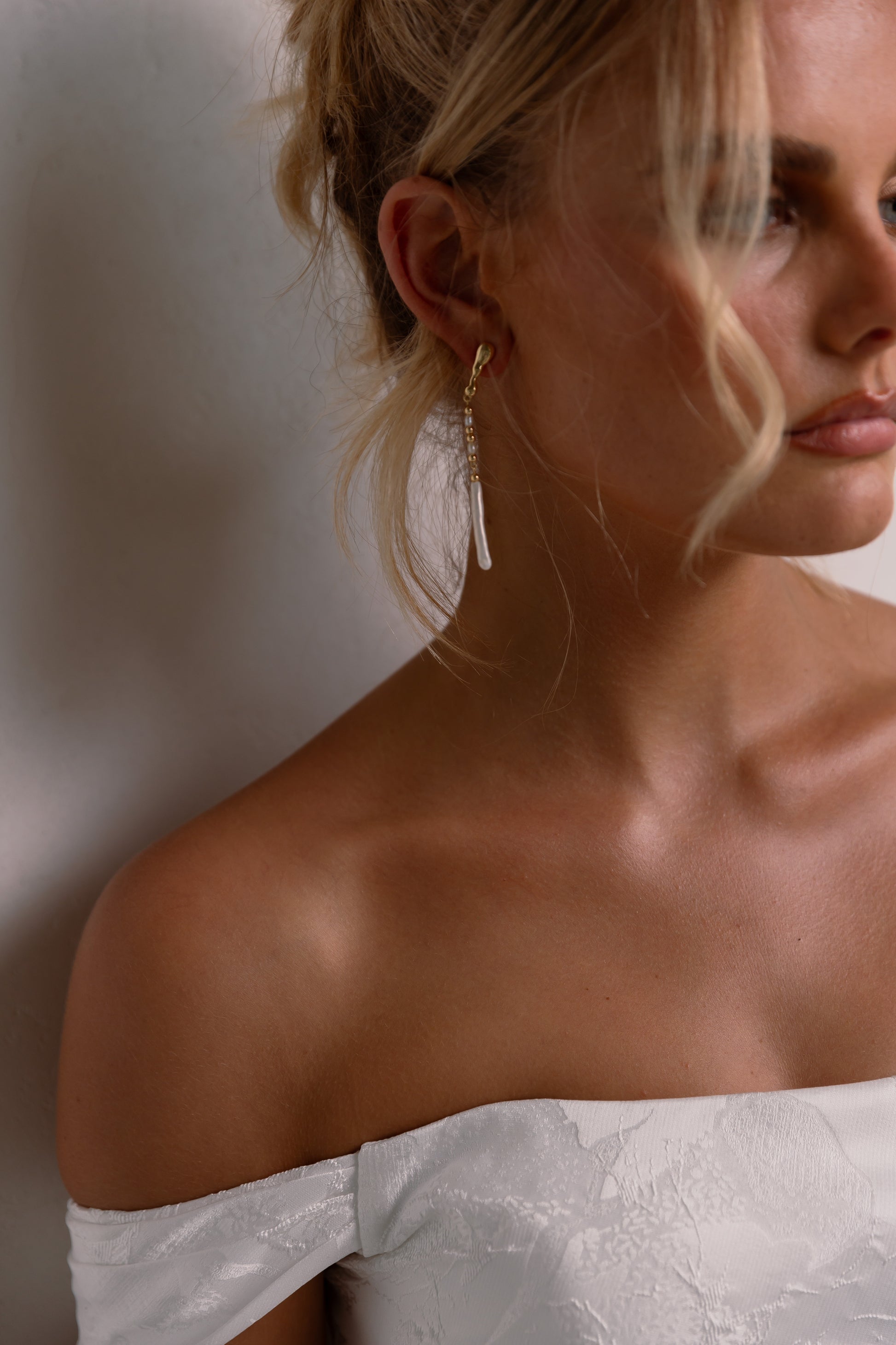 Stiltora Pearl Drop Earrings - Default Title - Earrings - ONNNIII