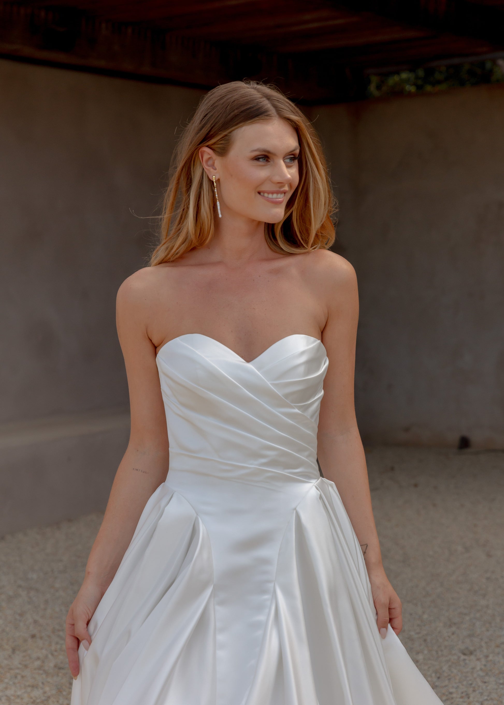 Stiltora Pearl Drop Earrings - Default Title - Earrings - ONNNIII