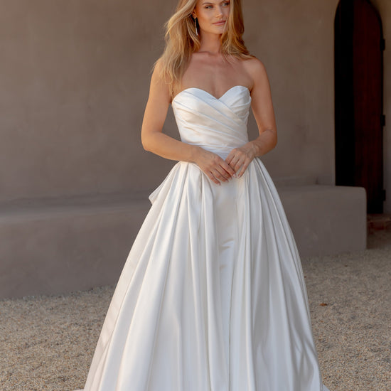 Stiltora Pearl Drop Earrings - Default Title - Earrings - ONNNIII