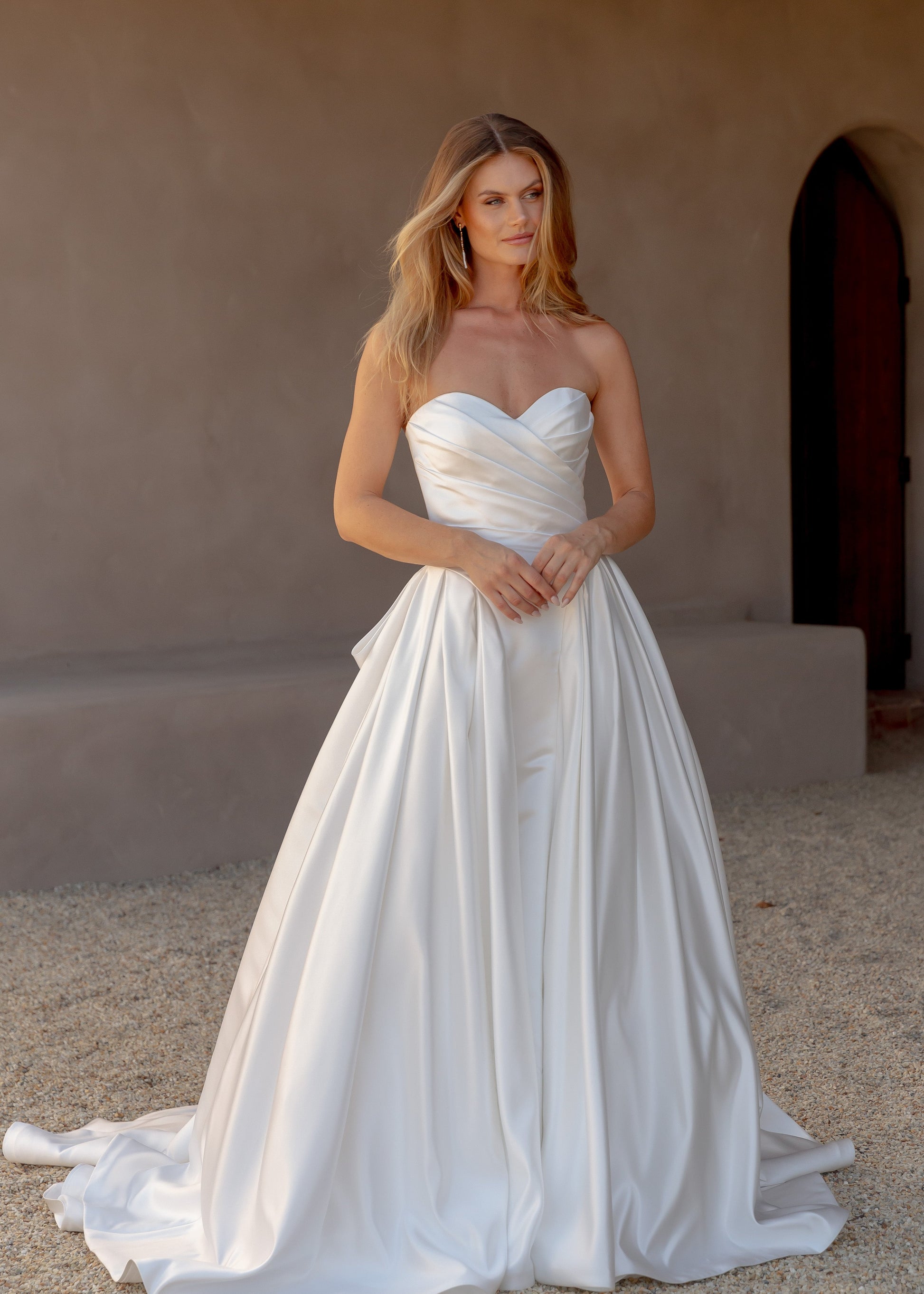 Stiltora Pearl Drop Earrings - Default Title - Earrings - ONNNIII